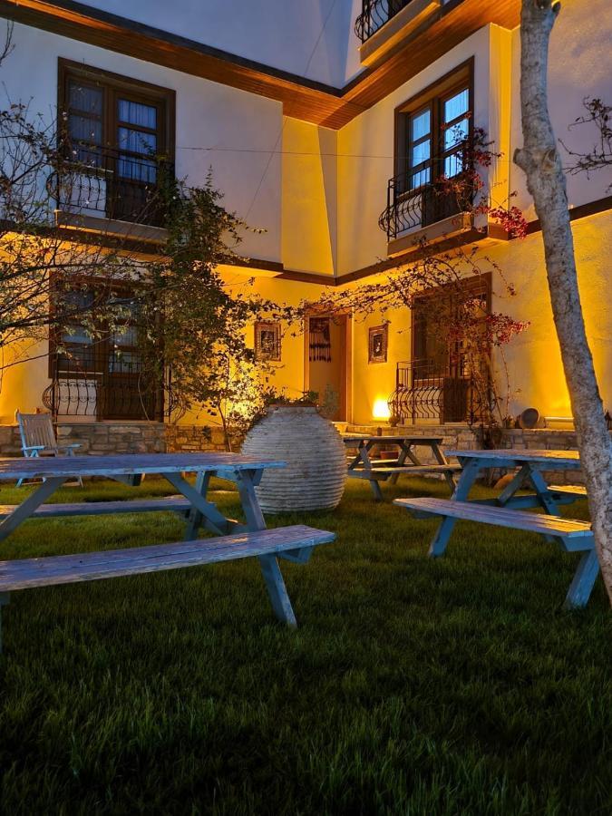 Sezgin Boutique Hotel คูซาดาซี ภายนอก รูปภาพ