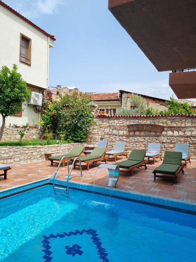 Sezgin Boutique Hotel คูซาดาซี ภายนอก รูปภาพ