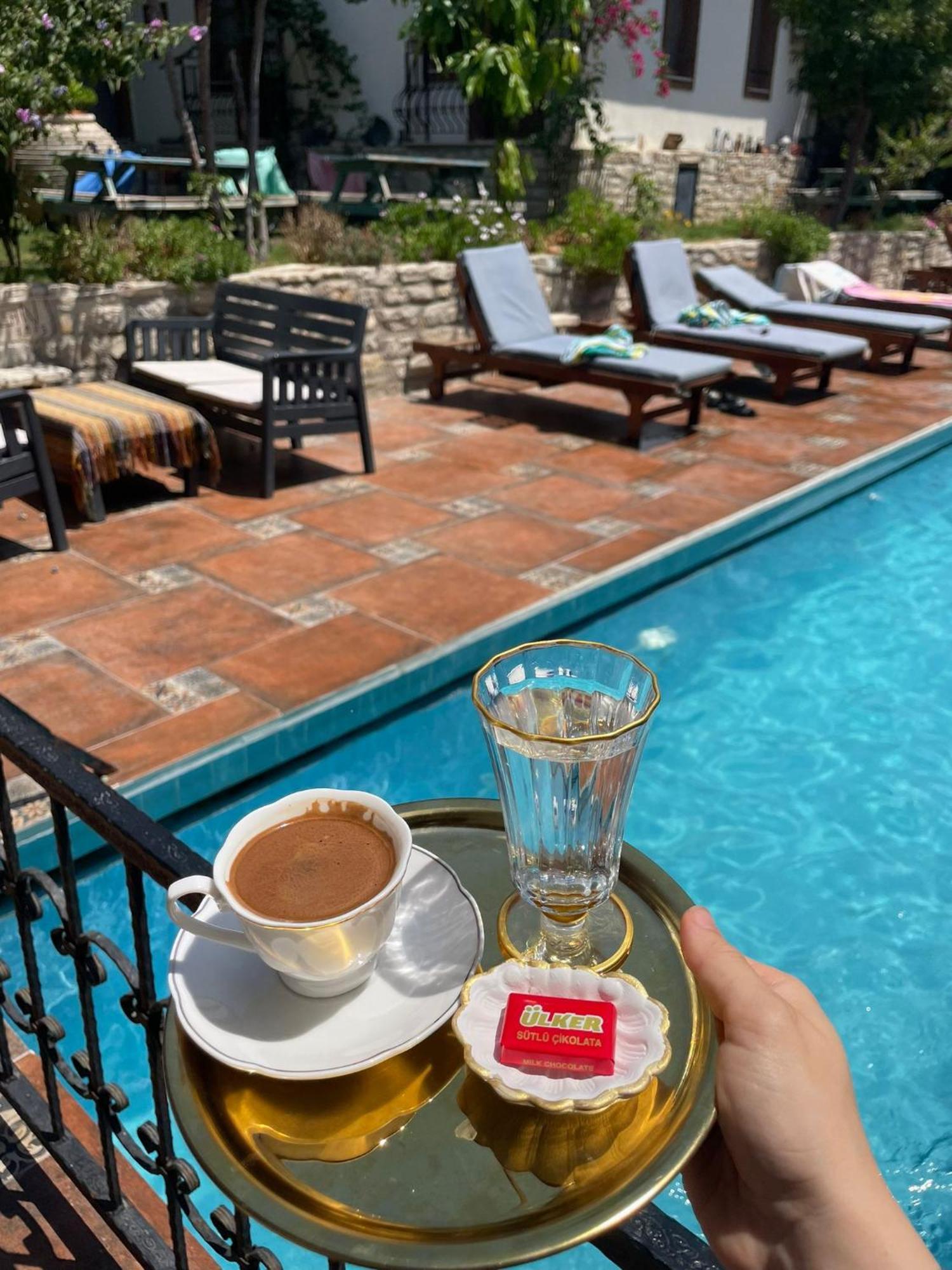 Sezgin Boutique Hotel คูซาดาซี ภายนอก รูปภาพ