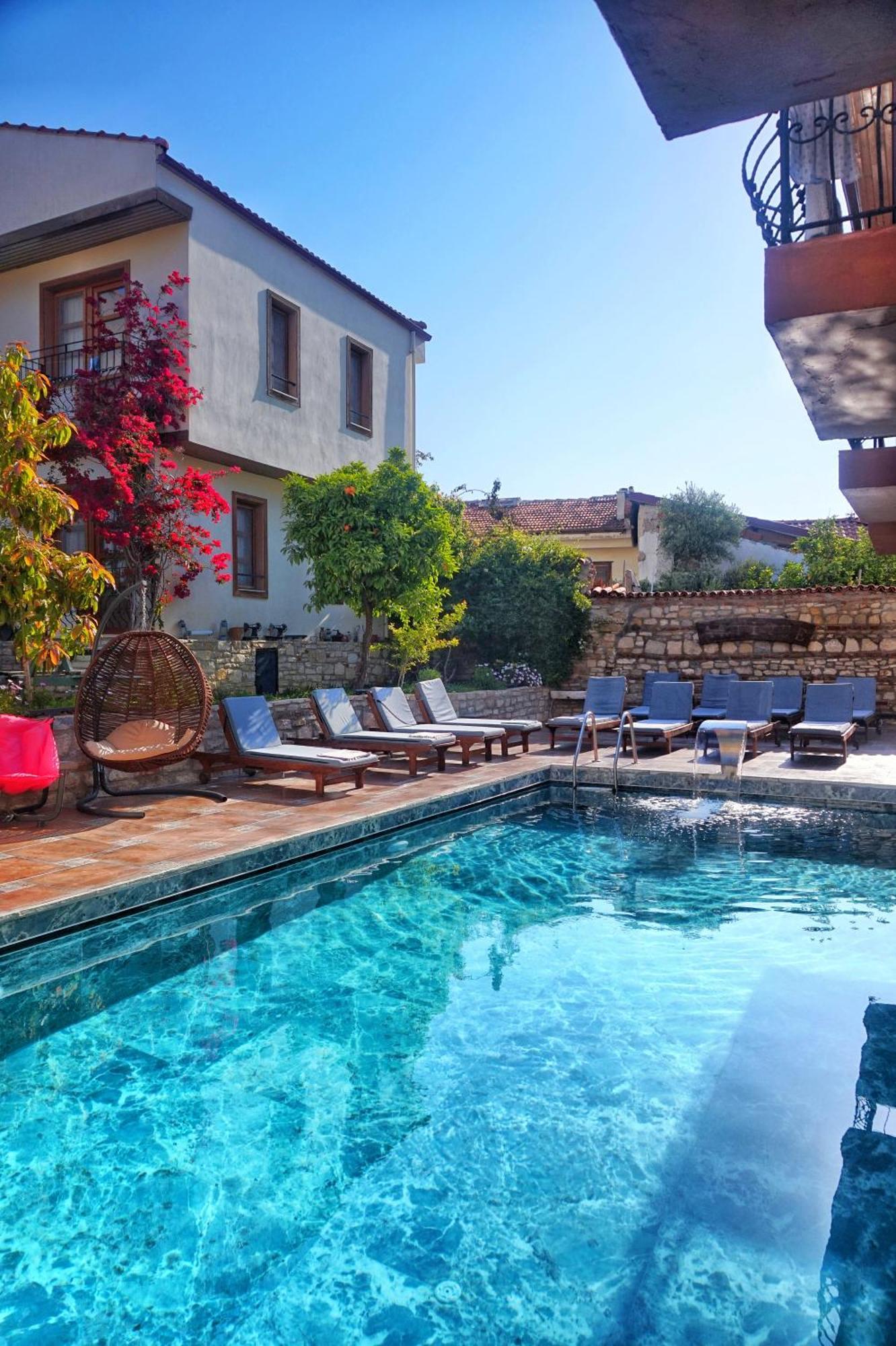 Sezgin Boutique Hotel คูซาดาซี ภายนอก รูปภาพ