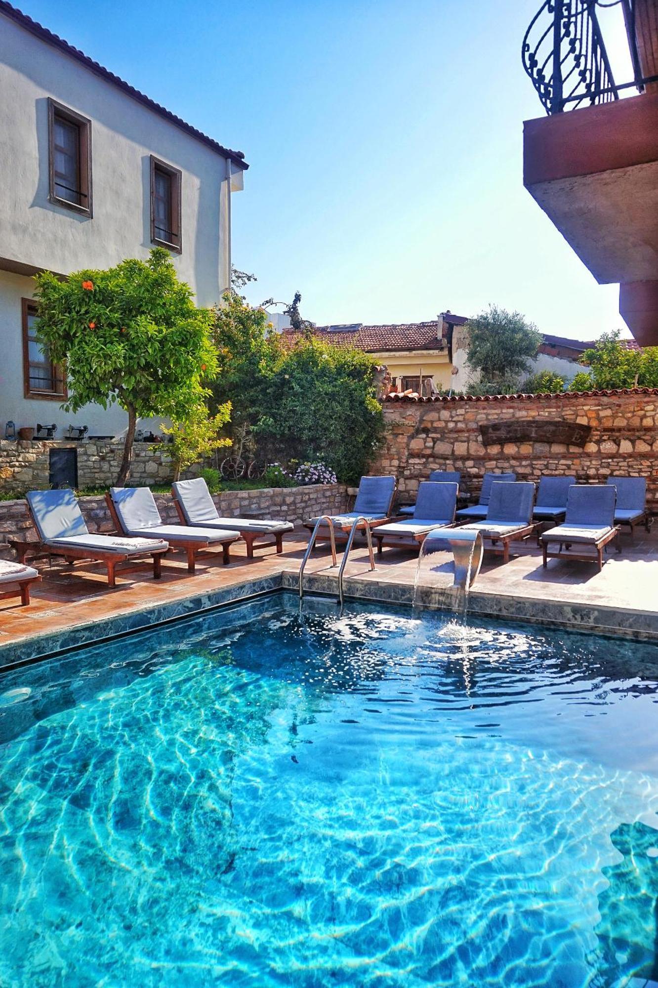 Sezgin Boutique Hotel คูซาดาซี ภายนอก รูปภาพ
